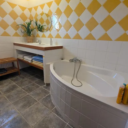 La Dominette Bed and Breakfast