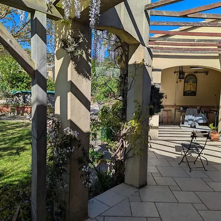 Bed and Breakfast La Dominette *